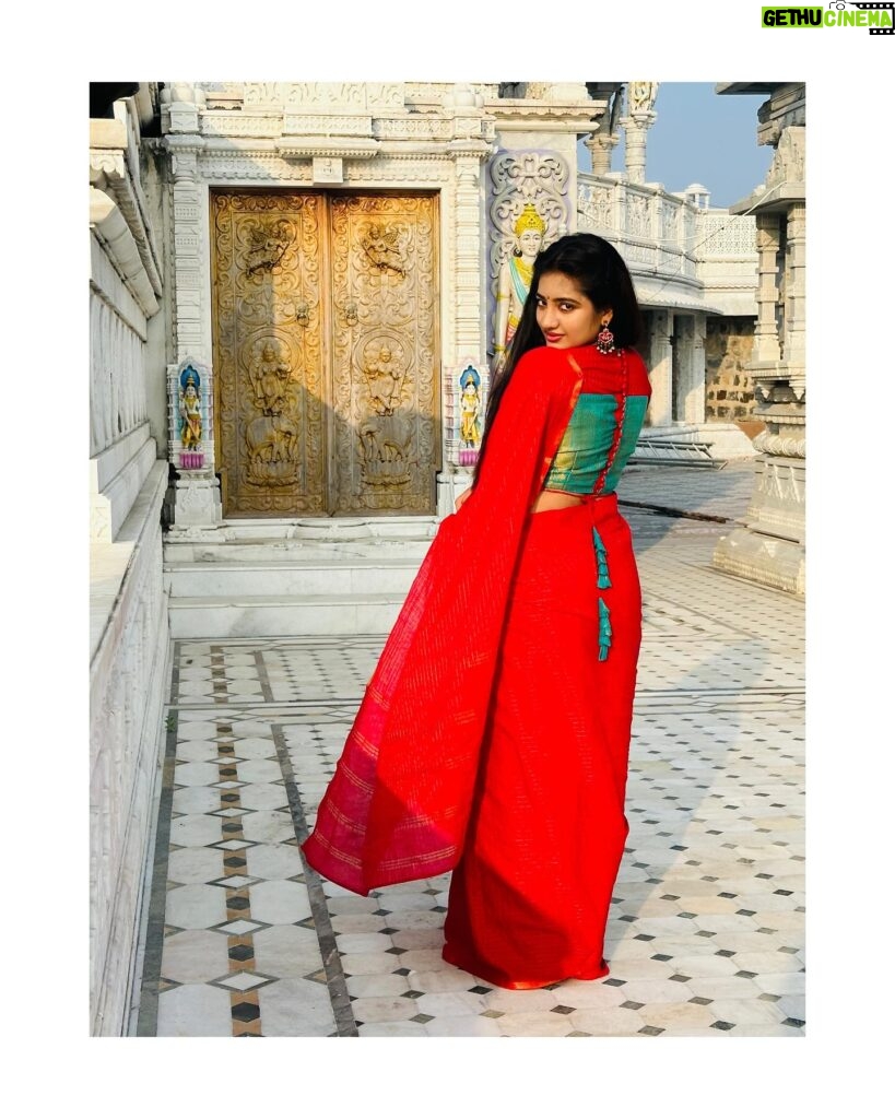 Hima Bindhu Instagram - Your beauty in a lovely saree is a masterpiece that paints the canvas of lasting joy, and your smile is the brushstroke of eternal happiness. Saree & blouse @sarang_thesareeshop #SareeJoy #SmileCanvas #EternalBeauty