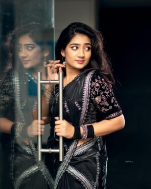 Hima Bindhu Instagram - Totally feeling the vibes of black and silver! Rocking that timeless elegance in every fold. This stunning saree is a creation by @style_in_threads_
Pc @sathyaphotography3 
🌟🖤 #sareeswag #saree #dazzling #styleinthreads #elegance