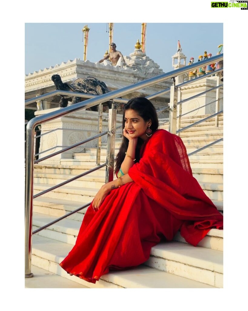 Hima Bindhu Instagram - Your beauty in a lovely saree is a masterpiece that paints the canvas of lasting joy, and your smile is the brushstroke of eternal happiness. Saree & blouse @sarang_thesareeshop #SareeJoy #SmileCanvas #EternalBeauty