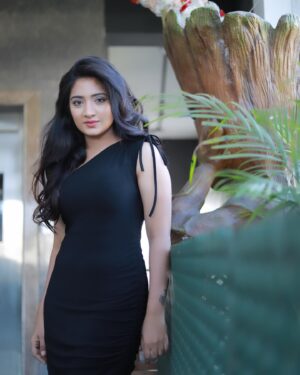 Hima Bindhu Instagram - L&G……. “Her🖤”

"Unleashing the storm within💥 Warrior spirit, unbreakable soul 🔥 Confidence in every step. 💪 #BadassVibes #FearlessFemale #FearlessFemme"