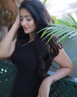 Hima Bindhu Instagram - L&G……. “Her🖤”

"Unleashing the storm within💥 Warrior spirit, unbreakable soul 🔥 Confidence in every step. 💪 #BadassVibes #FearlessFemale #FearlessFemme"