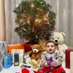 Himanshi Parashar Instagram - I bet Santa Claus couldn’t be any cuter ♥️ But don’t expect gifts from me as I am expecting them from you, because this Santa takes gift😅 Mumma @chestha0396 and Masi @poorvajairamani dressed me up and yeah they did a pretty decent job👌🏻😍 Outfit : @maxfashionindia #christmas #firstchristmas #wintershoot #christmasdecor #christmastree #redandwhitechristmas #instagram #reelsinstagram