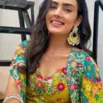 Himanshi Parashar Instagram - ❤️ . Thankyou for the dress mumma @pravesh4846 🥰