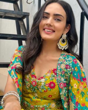 Himanshi Parashar Instagram - ❤️
.
Thankyou for the dress mumma @pravesh4846 🥰