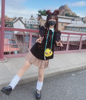 Hina Koyama Instagram - 足痛くならない靴で行ったの❕
