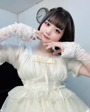 Hina Koyama Instagram - ぷぅ自分に合う衣装見つけるの得意カモ🦆💭
