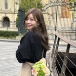 Hina Ishizaki Instagram - ⁡ flower ribbon shoulder💐🎀👜