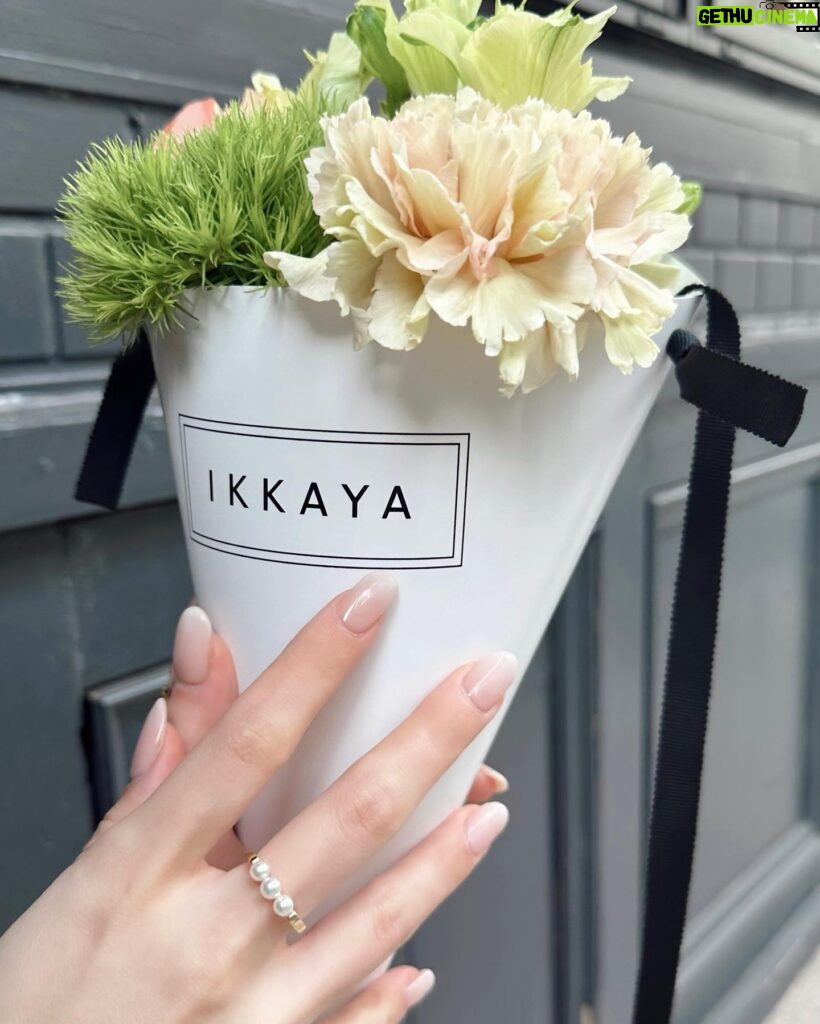 Hina Ishizaki Instagram - ⁡ flower ribbon shoulder💐🎀👜