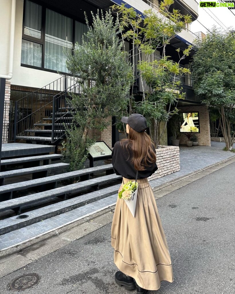 Hina Ishizaki Instagram - ⁡ flower ribbon shoulder💐🎀👜