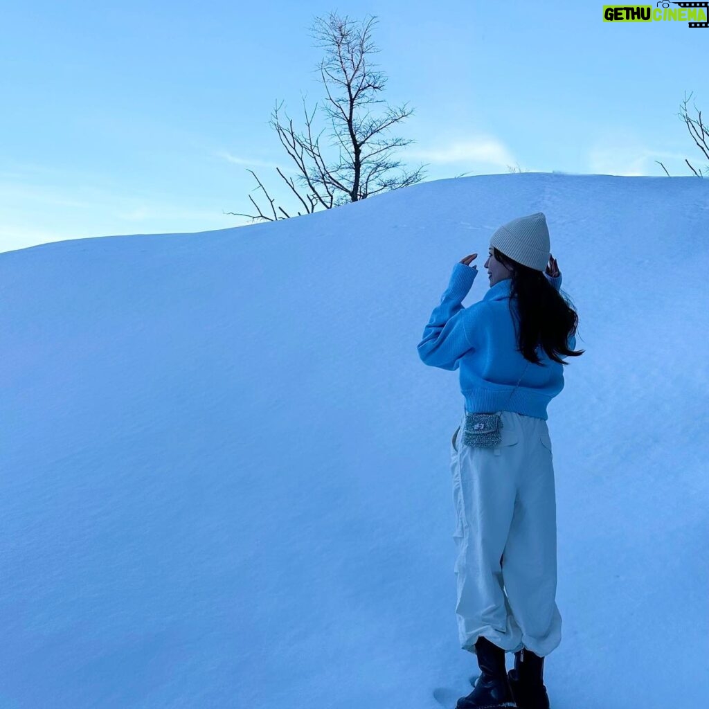 Hina Ishizaki Instagram - ⁡ 今日の暑さに涼しくなる写真。 ありがとう冬！また来年⛄️❄️