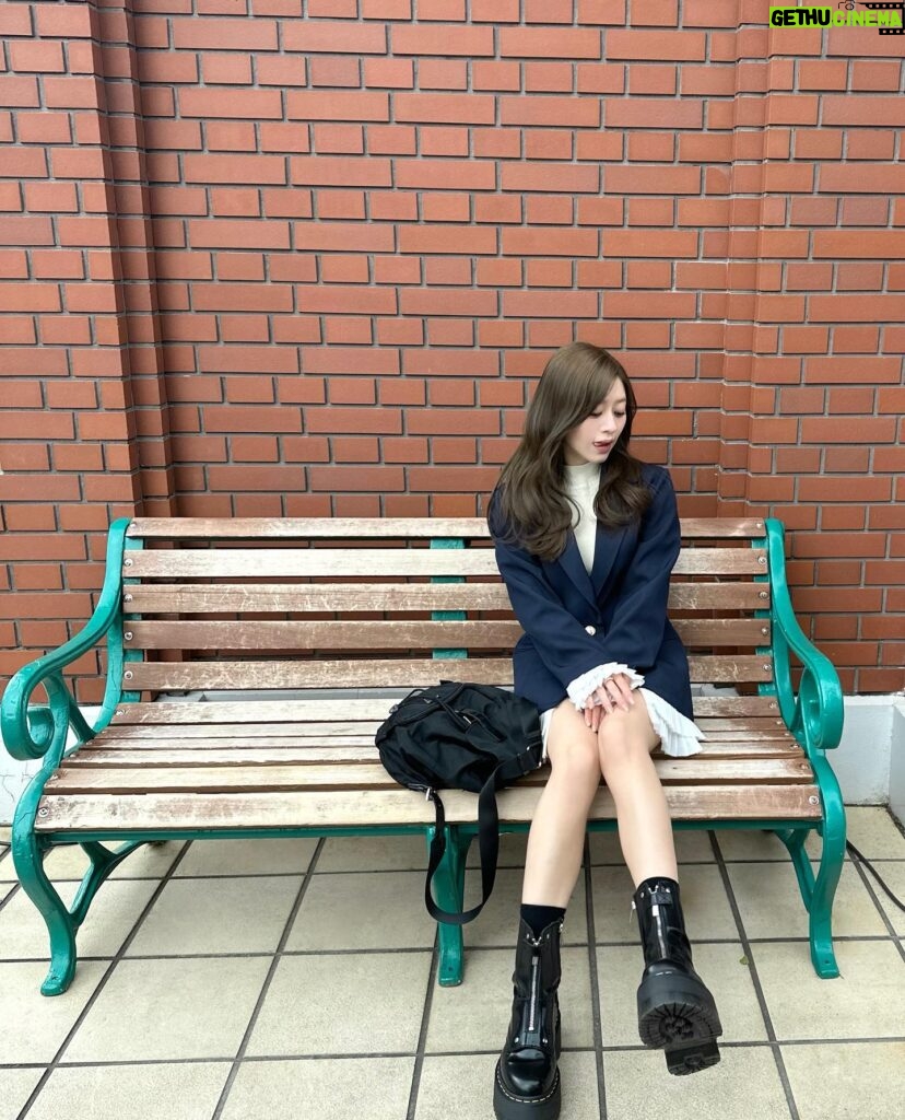 Hina Ishizaki Instagram - ⁡ ジャケットの丈感が可愛すぎ🧥♡ ミニ丈にはボリュームある靴が私のスタイル