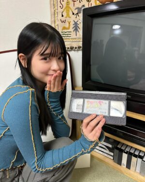 Hina Kagei Instagram - 小川家、満喫した、大興奮🤦🏻‍♀️🤍
毎週観てるドラマの世界にまさか入れるなんて〜〜
ふてほどファンの方はわかるポーズとかもあったり^ - ^
#不適切にもほどがある！ #ふてほど