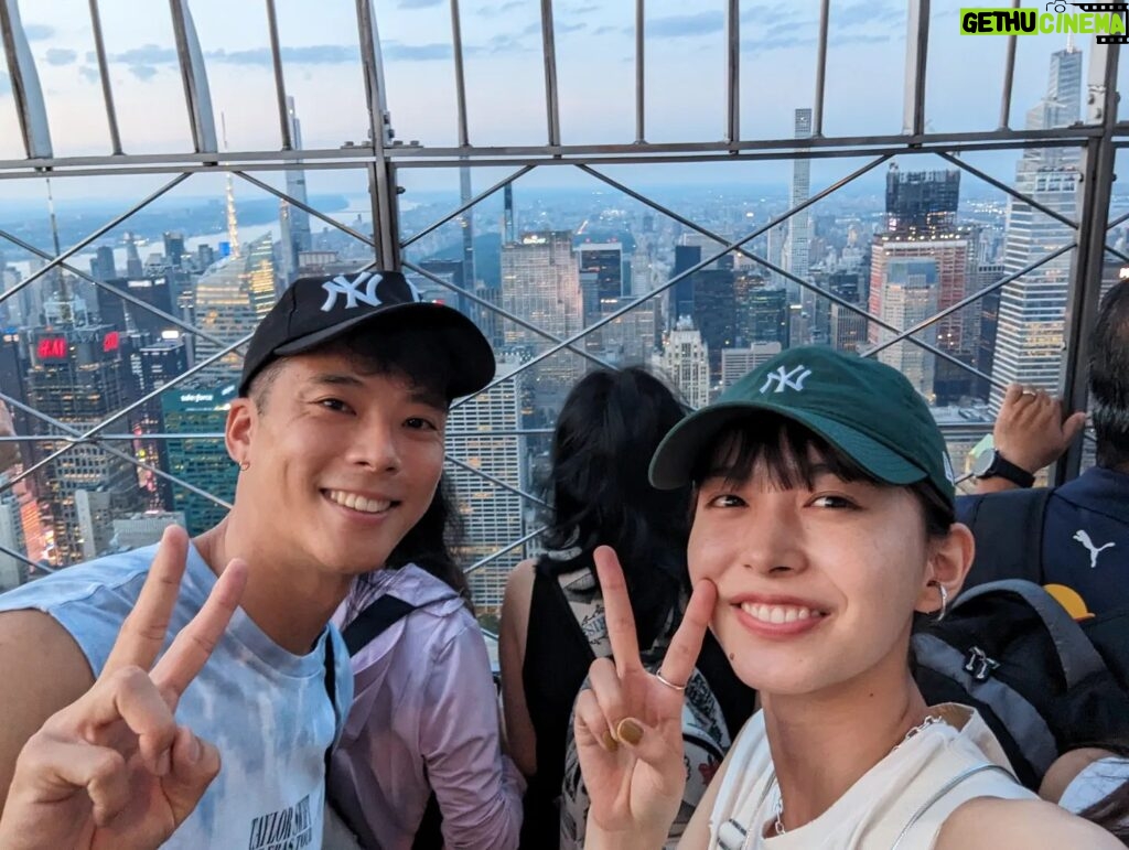 Hiroe Igeta Instagram - ナツノオモイデ。 今年の夏はおやすみをいただいて NYに一人旅へ🗽 一人で美術館行ったり、 ブロードウェイを見たり、 公園でベーグル食べたり。 そしてNYに住む先輩の柳さんにもお会いして 色んなところに連れて行っていただきました☺️ どこに行っても何を見ても刺激的で 旅の面白さを実感した数日でした。