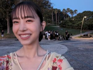 Hiroe Igeta Instagram - Google PixelのCMオフショット☺️
スペインの朝日待ちしてるときの。

消しゴムマジックを試してみました！
ぜひ見比べてみてください〜

#TeamPixel
#Pixelで撮影
#PR
