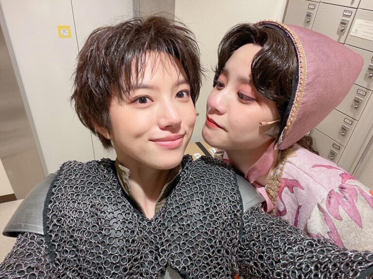 Hirona Yamazaki Instagram - 🇫🇷 舞台 #ジャンヌダルク 大千穐楽を迎えました。 全27公演、無事に駆け抜けられました。 愛と慈愛に満ちた王妃、 マリーに心からの 尊敬と感謝を込めて。 本当にありがとうございました。 カヤンヌ、お疲れ様。 ゆっくり休んでね。