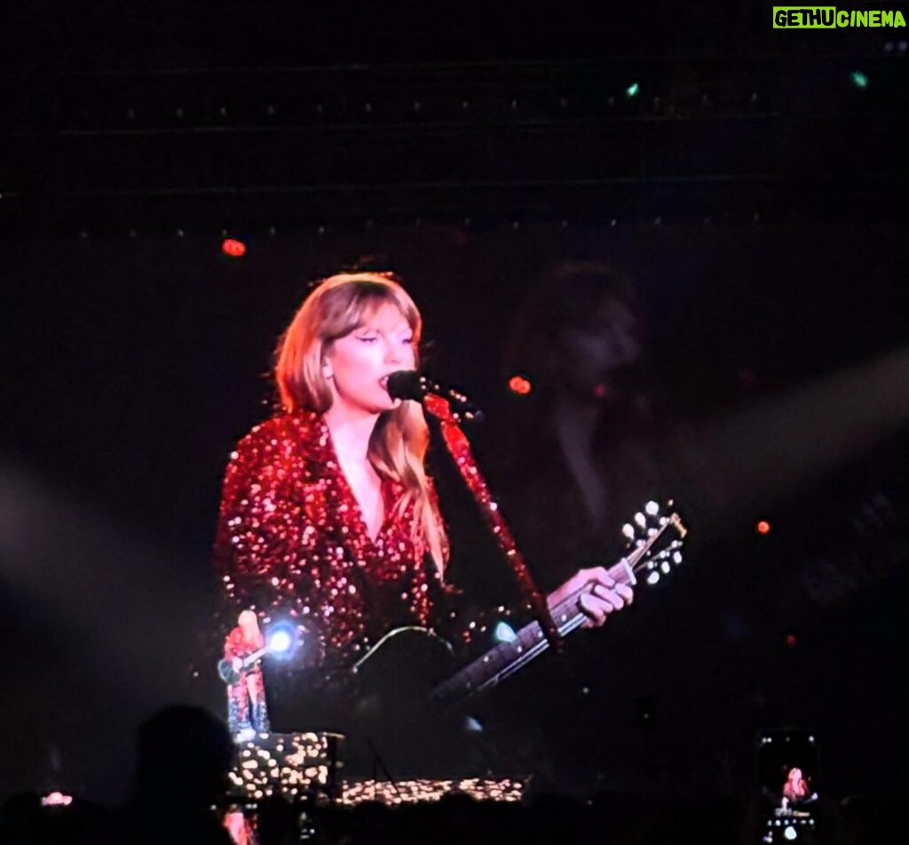 Hirona Yamazaki Instagram - ❤️ ALL TOO WELL❤️ #taylorswift #theerastour #tokyo It was all dream like...So Romantic.