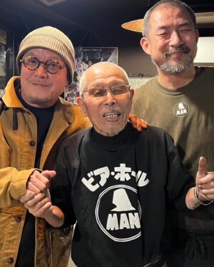 Hisashi Eguchi Instagram - 熊本３日めの夜は熊本市内に移動、河北さん(@nestnk )のアテンドで噂の店「ビアホールMAN」へ。来月90歳を迎える(同じ３月生まれ😊)というマスター元気元気。歳を取ってもこうありたいものだなあ。