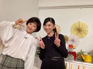 Hitomi Kuroki Instagram - 🌥
⁡
⁡
あと1時間半、、、♡
ぜひご覧ください✨
⁡

⁡真紀ちゃんとお久しぶりにお会いできて嬉しいかった🌸

⁡
MBS毎日放送 水野真紀の魔法のレストラン2時間SP
19:00〜