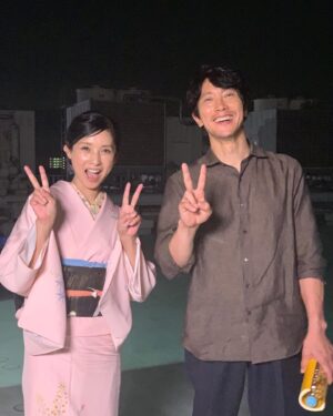 Hitomi Kuroki Instagram - 1年ぶりの黄昏再会。
蔵之介さんと。うふ
