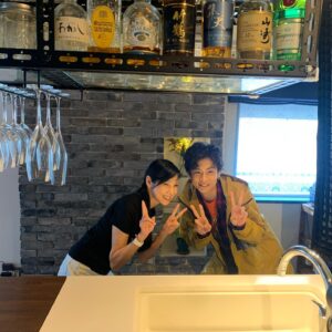 Hitomi Kuroki Instagram - 🤍
⁡
こんばんは。
三連休最終日、いかがお過ごしでしょうか。
⁡
馬場くんとのショット✌️
皆様にご覧いただけることを楽しみにしています。
⁡
#馬場良馬