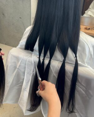 Hitomi Kuroki Instagram - 🕊🫧
⁡
4年間伸ばした髪をバッサリ！✄
ヘアドネしました🪡🦭
⁡
ももちゃんありがとう🤍