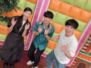 Hitomi Kuroki Instagram - 🌈
⁡
⁡
ニノさんにて、大好きなレジスタンスのお二人にお会いしました！
⁡
演技派で努力家のつかきゅんとりょつに、沢山の笑いと元気をいただいております🐱🥦いつも本当にありがと〜！
⁡
これからも、お二人と居候のお二人(たかっちゃん＆みっちゃん)のお芝居から目が離せません😉
⁡
瞳
⁡
⁡
#おすすめ欄に出てきてくれてありがとう♡