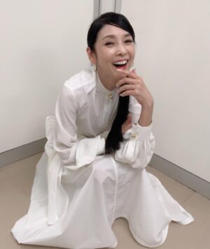 Hitomi Kuroki Instagram - ⁡
⁡
ふふ🤍
みてね〜！
⁡
⁡
12/18 （土）18:00〜19:29
NHK BSプレミアム
⁡
たけしの
これがホントのニッポン芸能史