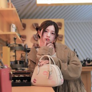 Hiyori Sakurada Instagram - とても素敵な空間で、終始トキメキが止まらなかったです☁️

#コーチプレイ
#CoachJapan
#CoachNY
@coach_japan 
@coach