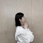 Hiyori Sakurada Instagram - 「交換ウソ日記」完成披露試写会ありがとうございました☁️ 白ワンピース　@pameopose 靴・アクセサリー　スタイリストさんの私物 #交換ウソ日記 @koukan_usonikki