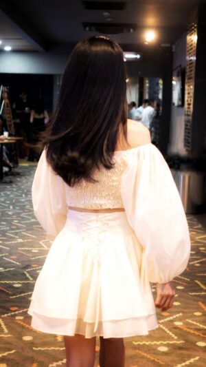 Hoàng Hà Instagram - 10.9.2022

Thank you for being my Mid-Autumn festival this year, Chu, my film-making friends, my followers ! 🎑🏮
To meet my friends from Autumn Meeting again made me soooo happy !! 🌷✨🧚🏻‍♂️

Hoàng Hà.

#HoangHaActress #AutumnMeeting #midautumn