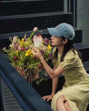 Hoàng Hà Instagram - 11.12.2023

Tuổi mới Hạnh Phúc, tung bay khắp nơi, nhưng an lành ở ngay đây nhé Hoàng Hà iuuuuuu ! 🌷

Hoàng Hà cảm ơn mọi người, các ông bà, các bác, các cô chú, các anh chị, các bạn và các em ... đã gửi lời chúc mừng sinh nhật tới Hà ạ! 
Cảm ơn Bố Mẹ và gia đình đã gọi điện cho Hà từ sáng sớm, nên dù ở xa mọi người và khán giả, nhưng Hà đã nhận được tình yêu thương đầy ắp cả ngày hôm nayyyy :")

Hà xin được cảm ơn từng người từ từ nhé ạ !

PRETTY, 
#HoangHa 🌷☃️

#HoangHaActress #EmVaTrinh #DaoAnh #KeAnHon #Phong #ChungTaCua8NamSau #Dương