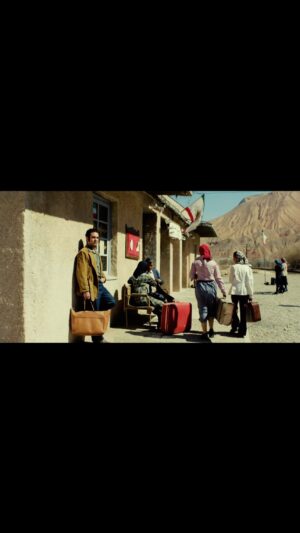 Hoda Zeinolabedin Instagram - اگه نمیتونی به عشق چنگ بزنی، به کینه‌ای که تو سینه‌اته چنگ بزن! 
‌
خداحافظی با نایب‌سرخی‌ها 💔
‌
فردا ۸ صبح، قسمت پایانی عاشقانه #رهایم_کن در #فیلیمو 
‌
‌تبلیغات: استودیو لی‌مُو li.mo.studio
 
@filimocom
@filimoshot