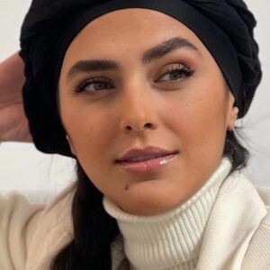Hoda Zeinolabedin Instagram - چشم ها هم حرف مي زنند
كافيست درست نگاه كني!🤌🏼😍