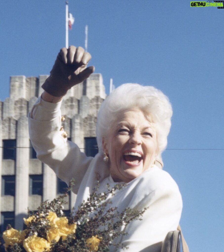 Holland Taylor Instagram - A glorious Governor Ann Richards atop her inaugural parade carriage, this day, thirty years ago. Let’s always remember what a leader we had in her. An American hero who was what she seemed- true, and fair- and fun. She believed ultimately we are always progressing, in the long view, surely. Keep the faith. Keep on.