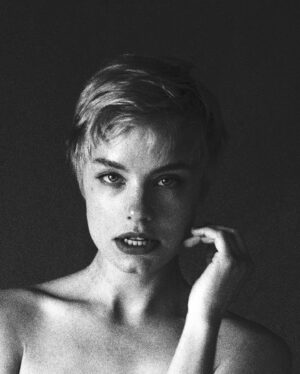 Holly Horne Instagram - 9 years later… @harisnukem 🫶 back at it. #shoot #studio #bnw #portrait