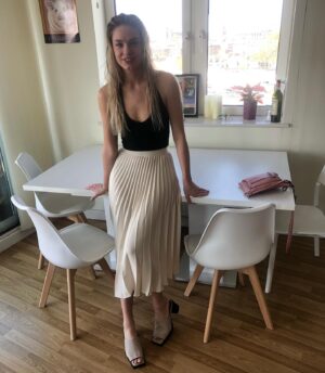 Holly Horne Instagram - Awkwardly laughing to camera. But loving my gift from @asralondon - thank you for my shoes! 😘 #easter #weekend #summer #shoes #asra