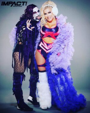Holly Letkeman Instagram - #Ragnarök.. the #DemonAssassin and the #WeraLoca.. two very different breeds of Soldier.. yet, on the Battlefield, we operate as one.. the little children are learning that the element of surprise in the numbers game is crucial if they hope to defeat us.. but we will adapt.. we will evolve.. and we will become stronger and destroy them all once more.. 📸: @beezzzzy; gear: @byjolene; leopard leggings: @generationme