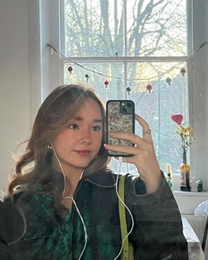Holly Taylor Instagram - rapidly approaching my bird watching era i can feel it