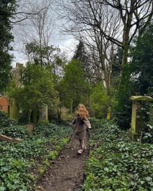 Holly Taylor Instagram - rapidly approaching my bird watching era i can feel it