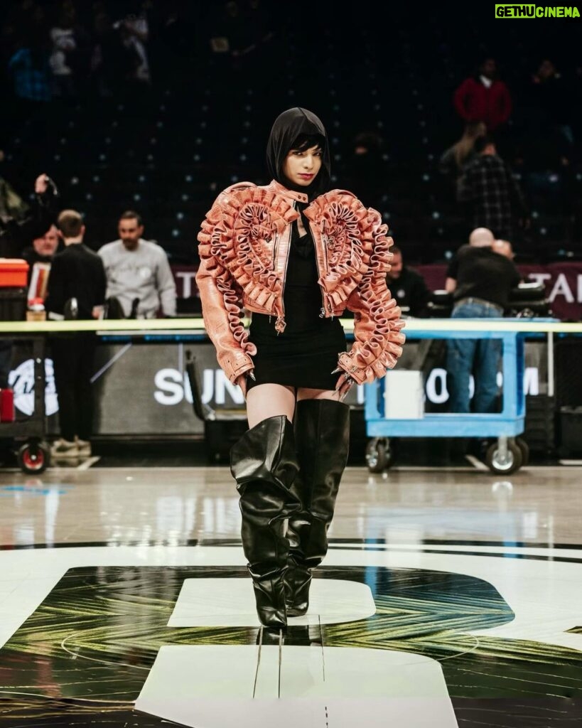 Honey Balenciaga Instagram - I had such a blast at my first basketball game! Whether it's my new love for the sport or just the excitement of being courtside, I couldn't have asked for a better experience. Thank you @brooklynettes and @barclayscenter for making this so memorable. I can't wait to come back!😉 Is that a hint? Mhm maybe 🤔