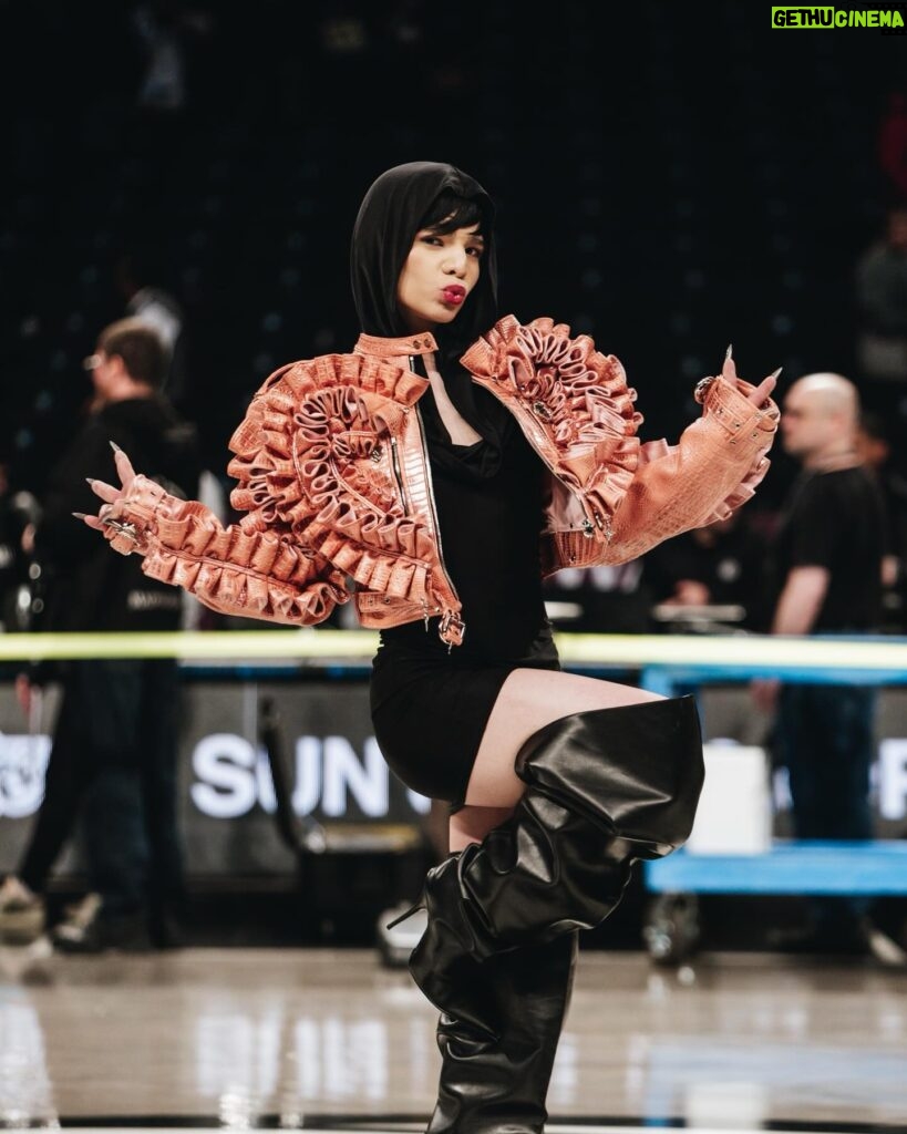 Honey Balenciaga Instagram - I had such a blast at my first basketball game! Whether it's my new love for the sport or just the excitement of being courtside, I couldn't have asked for a better experience. Thank you @brooklynettes and @barclayscenter for making this so memorable. I can't wait to come back!😉 Is that a hint? Mhm maybe 🤔