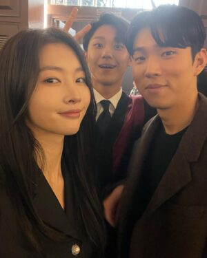 Hong Bi-ra Instagram - 매우 보기 힘든 조합😇 
고맙고 미안했던 강호오빠도 이젠 안녕!🙏🏻