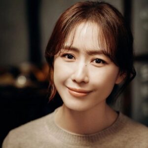 Hong Eun-hee Instagram - 오늘 2시 6시 2회공연 홧팅^^
극장에서만나요

#돌아온다 
#연극 
#예술의전당 
#토월극장