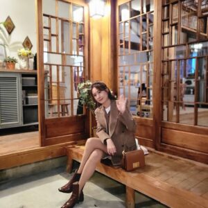 Hong Eun-hee Instagram - 즐거운 주말밤 보내세요^^

#오늘부터우리는