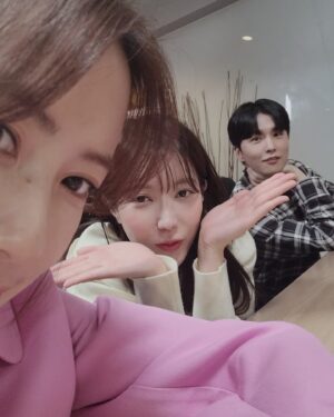 Hong Eun-hee Instagram - 예쁜수향이 그리고 동욱이^^

#오늘부터우리는
