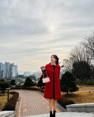 Hong Eun-hee Instagram - 12월! 코끝쨍 추위시작!
따뜻하게 챙겨입고
감기조심하세요 ^^