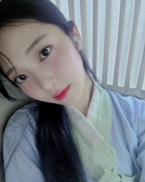 Hong Seung-hee Instagram - 오늘은 아니구