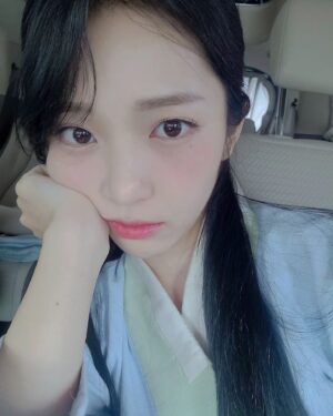 Hong Seung-hee Instagram - 오늘은 아니구