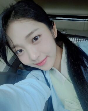 Hong Seung-hee Instagram - 오늘은 아니구