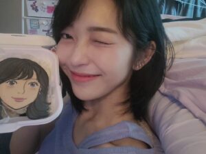 Hong Seung-hee Instagram - 🥳